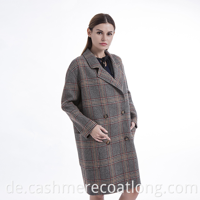Cashmere Coat with a Fur Collar